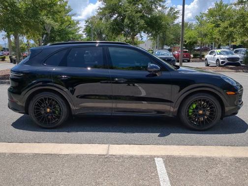 2023 Porsche Cayenne GTS