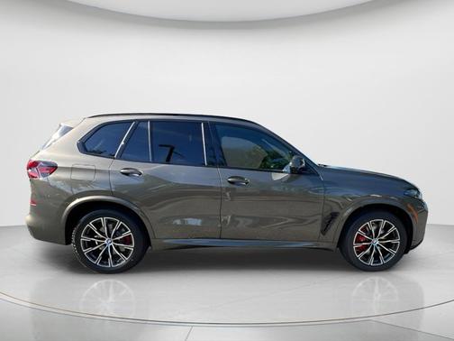 Manhattan Green Metallic 2026 BMW X5 xDrive40i