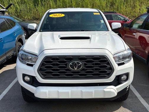 2022 Toyota Tacoma SR