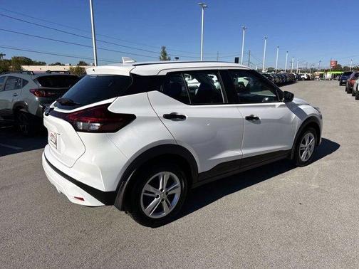 2021 Nissan Kicks S
