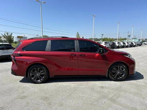 2025 Toyota Sienna XSE 7 Passenger