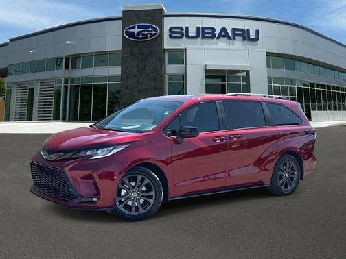 2025 Toyota Sienna XSE 7 Passenger