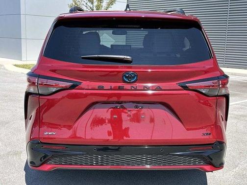 2025 Toyota Sienna XSE 7 Passenger