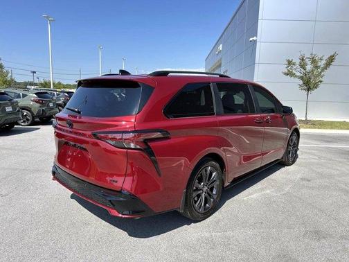 2025 Toyota Sienna XSE 7 Passenger