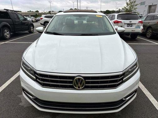 2018 Volkswagen Passat 2.0T SE w/ Technology
