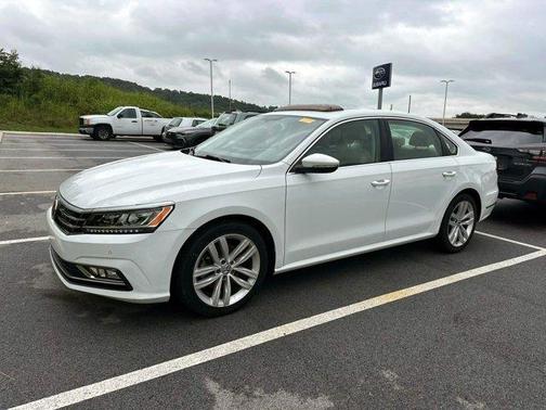2018 Volkswagen Passat 2.0T SE w/ Technology