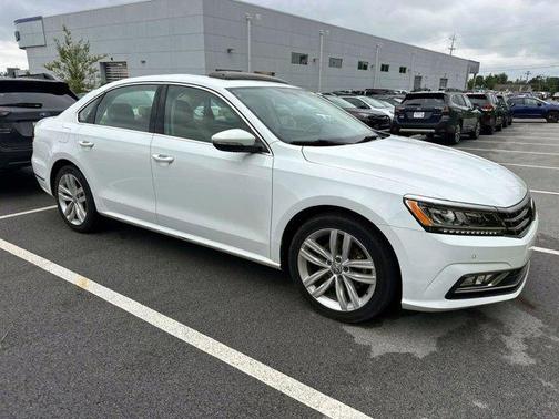 2018 Volkswagen Passat 2.0T SE w/ Technology