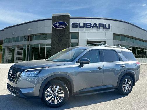 2023 Nissan Pathfinder SL