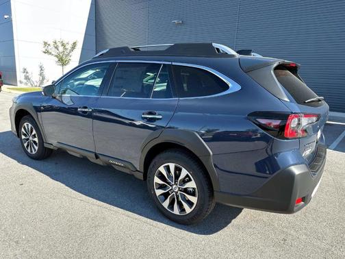 2025 Subaru Outback Touring XT