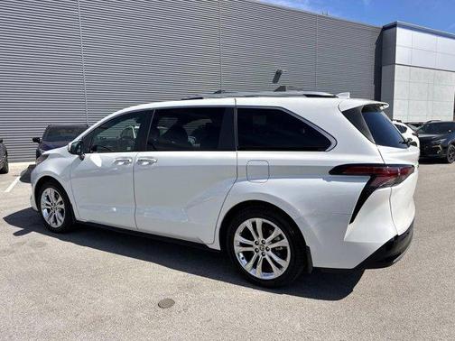 2022 Toyota Sienna Platinum 7 Passenger