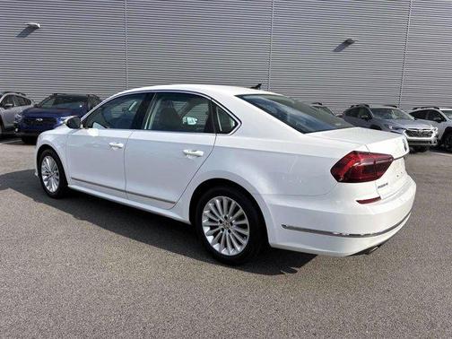 2017 Volkswagen Passat 1.8T SE