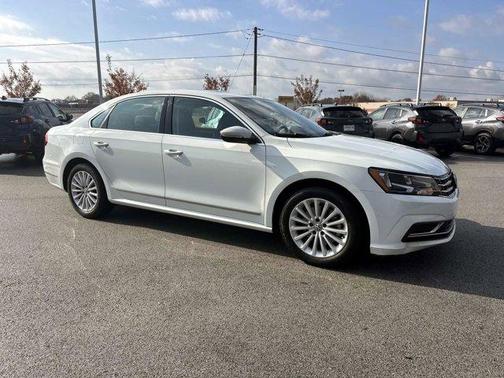 2017 Volkswagen Passat 1.8T SE