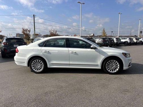 2017 Volkswagen Passat 1.8T SE