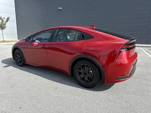 2025 Toyota Prius LE