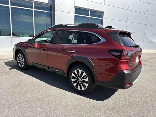 2025 Subaru Outback Touring XT