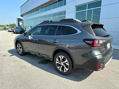 2022 Subaru Outback Touring XT