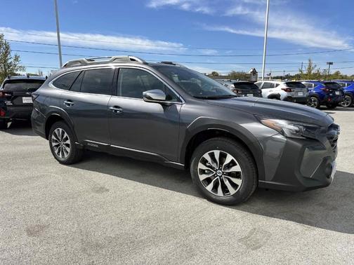 2025 Subaru Outback Touring
