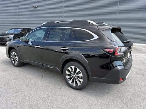 2025 Subaru Outback Touring XT