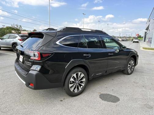 2025 Subaru Outback Touring XT