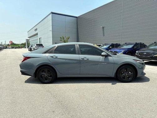 2022 Hyundai ELANTRA HEV Blue