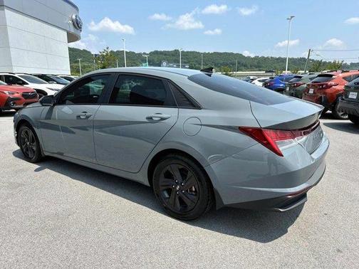 2022 Hyundai ELANTRA HEV Blue