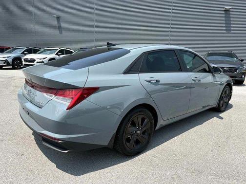2022 Hyundai ELANTRA HEV Blue