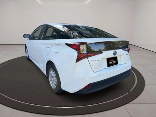 White 2020 Toyota Prius LE