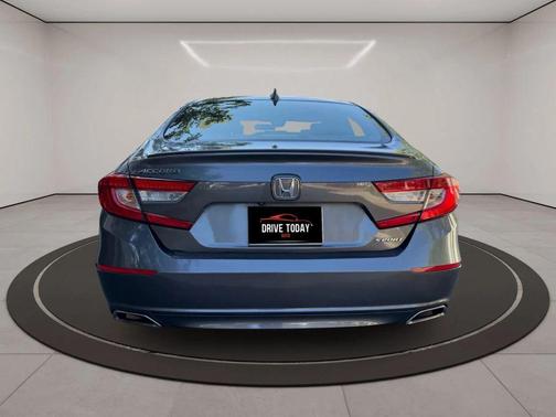 Modern Steel Metallic 2018 Honda Accord Sport