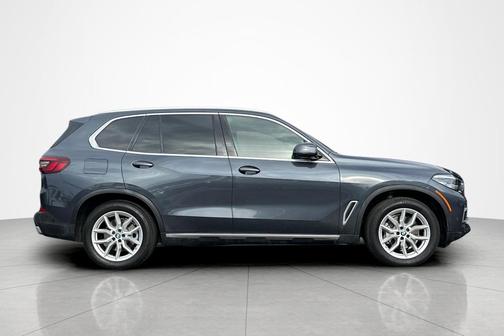 Arctic Gray Metallic 2021 BMW X5 sDrive40i