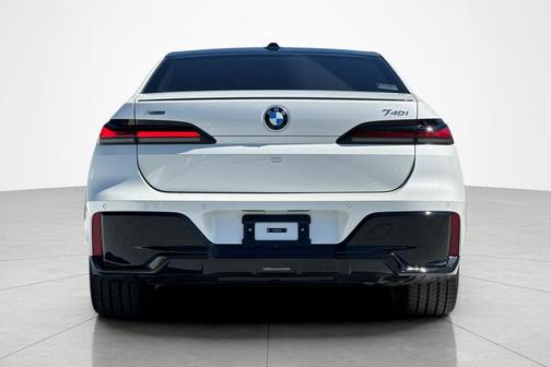 2026 BMW 740 740i xDrive Sedan