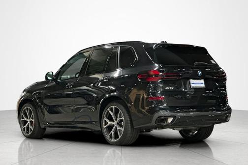 Black Sapphire Metallic 2026 BMW X5 PHEV xDrive50e