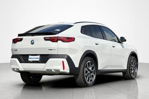Alpine White 2026 BMW X2 xDrive28i