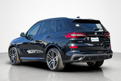 Black Sapphire Metallic 2022 BMW X5 sDrive40i
