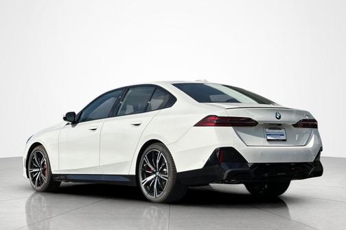Alpine White 2026 BMW 530 530i