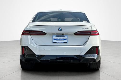 Alpine White 2026 BMW 530 530i