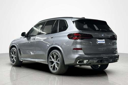 Skyscraper Grey Metallic 2026 BMW X5 xDrive40i