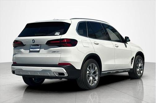 Alpine White 2026 BMW X5 xDrive40i Sports Activity Vehicle