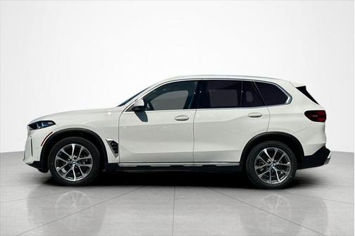 Alpine White 2026 BMW X5 xDrive40i Sports Activity Vehicle