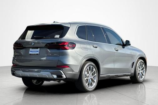 Skyscraper Grey Metallic 2026 BMW X5 PHEV xDrive50e