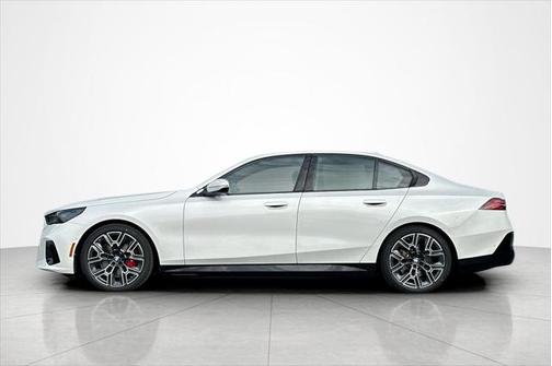 Mineral White Metallic 2026 BMW i5 eDrive40 Sedan