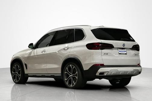 Alpine White 2026 BMW X5 xDrive40i
