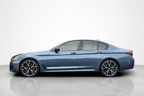 Arctic Race Blue Metallic 2023 BMW 540 i