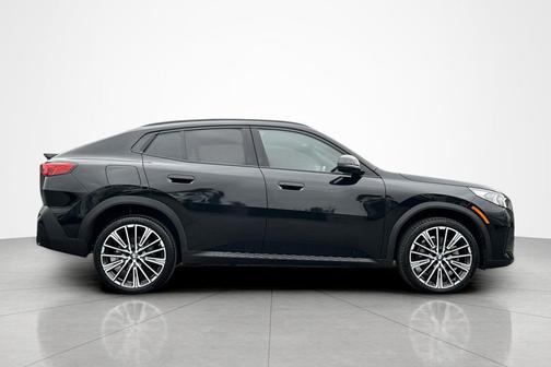 Black Sapphire Metallic 2025 BMW X2 xDrive28i