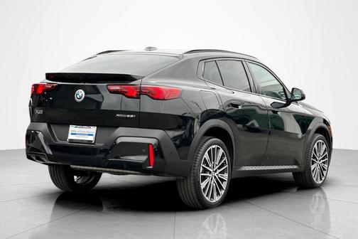 Black Sapphire Metallic 2025 BMW X2 xDrive28i