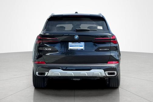 Black Sapphire Metallic 2026 BMW X5 PHEV xDrive50e