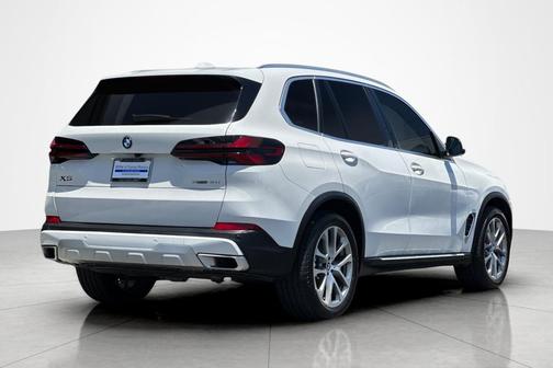 Alpine White 2024 BMW X5 sDrive40i