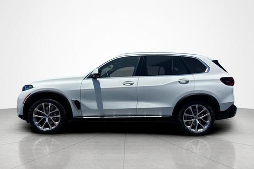 Alpine White 2024 BMW X5 sDrive40i
