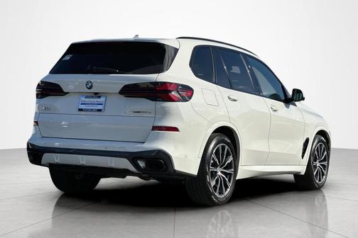 Alpine White 2024 BMW X5 PHEV xDrive50e