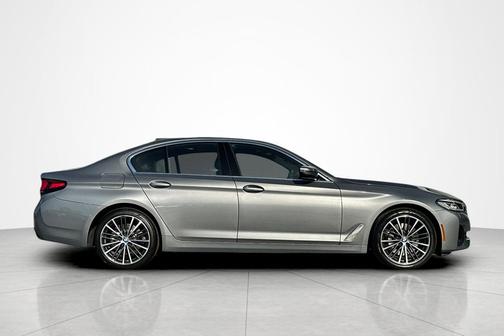 2023 BMW 530 i