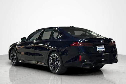 Carbon Black Metallic 2027 BMW 530 i xDrive